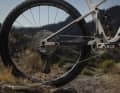 Shimano präsentiert den Neuheiten-Hammer und stellt die komplette XTR-Baureihe neu vor. Die Di2-Schaltung setzt auf Funk statt Kabel.