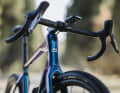In contrast to its predecessor, the head tube is shorter and the riding position is therefore more stretched.