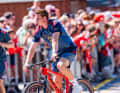 Un vrai sportif : Jonas Urbig a opté pour le vélo semi-rigide sans moteur.
