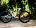 Tom Pidcocks Weltmeister-Bike Pinarello Dogma XCR: Neu mit Rockshox Flight Attendant Fahrwerk