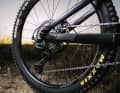 Shimano spendiert seiner XT-Schaltgruppe ein Update und hebt den mechanischen Schaltklassiker auf den aktuellen Stand der Technik.