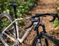 Mit einem Dropbar wird das Canyon Exceed CFR zu einem Gravelbike für lange Strecken durch raues Gelände.