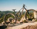 The top-of-the-range Canyon Lux Trail CF 9 is said to weigh 12.1 kilos and cost 5,999 euros.