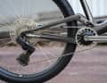 Titan trifft Carbon: Am Antrieb seines Scott Spark RC verheiratet Dangerholm eine Kurbel von Wert mit Tuning-Parts von Hopp.