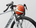 The 32-inch Grizl also stays true to the adventure concept: the mounting points for bikepacking accessories, such as the brand’s own front rack, remain in place.