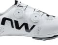 The technology was originally developed for the Veloce Extreme racing shoe and is based on an asymmetrical sole structure that extends upwards along the outer heel area and is intended to stabilise the foot.