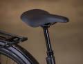 Just get on - just ride off: the lowerable Cube seatpost is an additional comfort booster on the Cube Kathmandu step-through bike