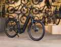 Lady in black with gold dust: the Cube Kathmandu touring e-bike is not only coming with a new paint job this season, but also with many exquisite components.