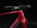 Sram appears to have borrowed the brake levers for the flat bar from the Motive MTB brakes. The one-piece carbon cockpit also comes from mountain bike racing.