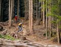 Angemessenes Testterrain: Wir haben die drei Test-Bikes über die EWS-Rennstrecke Tutti-Frutti in Canazei gescheucht.