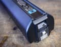 Like many batteries, the new 800 Giant also snaps into the bike via a corresponding lug. To prevent battery rattling, the battery can also be secured in the bike with a clamping screw.