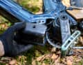 The first step is to remove the battery cover, which is attached to the bottom bracket area with a bolt. The cover is robust and rubberised on the contact surfaces.