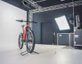 In the final step, each bike is placed on the revolving stage in the automated photo studio and correctly aligned with the help of a laser measuring device. The bike is then photographed from all sides from two angles. This allows the customer to view even minor visual defects in detail before making a purchase.
