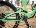 The rear triangle is equipped with plenty of chainstay protection. This makes the bike significantly quieter downhill.