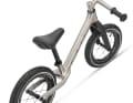 The integrated foot platform supports brave children on their free ride.