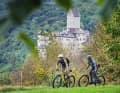 Die Anstiege im Altmühltal sind nicht lang, aber oft mal knackig und nötig, wenn man in den Genuss der besten Trails kommen will. Hier der Anstieg an der Burg Kipfenberg.