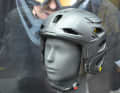 Ist es ein Ski-Helm? Zumindest erfüllt der Uvex Revolt alle nötigen Normen für den Einsatz im Bike-Park und kostet 299 bzw. 399 Euro (mit MIPS).