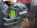 Perfekt bei Sonne und Regen: Der neue Uvex Revolt Fullface-Helm.