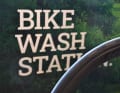 Als erstes werden angekaufte Bikes gereinigt in der umweltfreundlichen Bike Wash Station.