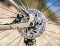 Both brands have prepared their hardtails for the installation of a side stand, mudguards and pannier rack. Everyday use can begin.