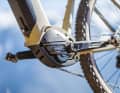 Shimano's EP8 with a 630 Wh battery from Darfon is used on the BESV. No wonder, as the young bike brand is part of the Dutch Darfon Group. The larger Darfon battery with 726 Wh has proven itself in various eMTB tests. However, the smaller battery in the BESV cannot keep up in terms of range.