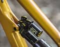 YT Jeffsy Uncaged 8: The Kitsuma shock from Cane Creek has a high and low-speed setting as well as a platform lever.