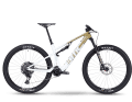 Für 9999 Euro gibts das Fourstroke AMP ONE mit Rockshox-Fahrwerk und Sram Eagle AXS-Schaltung. Dazu kommen Carbonlaufräder von DT Swiss.
