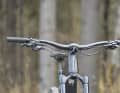 The cables run through the stem into the handlebars. Unfortunately, our test bike arrived with the gear cable crushed at this narrow point. Replacing the cable is much more complicated due to the internal routing.