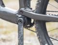 Due to its tilted position towards the front of the down tube, it can be installed inconspicuously.  