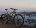 For the top model, Ibis relies on a Fox Float 34 Performance and a complete Shimano SLX groupset.
