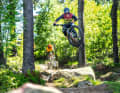 Angriffs-Modus: Mit dem massiven Casting heben Fox und Rockshox die Stabilität an der Front auf ein neues Level. Und dank dicker Rohre wirdʼs sensibler und präziser. Win-Win!