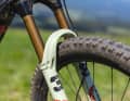 Fox 38 Factory 170: Fox is taking a new design direction with the 38: The circular bridge clearly distinguishes it from the 36.