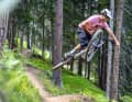 Celebrity tester Korbi Engstler puts the Cannondale Habit aside for the Eurotable and is about to find out how well the trail bike copes with a rough landing.