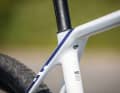Canyon Exceed CFR Team: A visual plus and protected from mud: Canyon integrates the seatpost clamp into the seat tube.