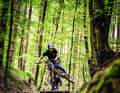Insider tip: the trails on Lake Constance - because they are well-built and fun. Here, two local riders jump over one of the 39 jumps on the black descent.