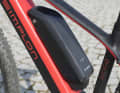 The optional additional battery on the down tube increases the bike's capacity to 1125 watts.