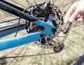 In der Hinterachse steckt ein 30er-Torx, der für viele Schrauben am Bike (z. B. Lager) nötig ist. An gängigen Mini-Tools ist meist nur ein 25er-Torx verbaut.