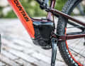 The Rocky Mountain Powerplay 3.0 is the exotic among the drives. In full throttle mode, it pushes extremely powerfully and with a lot of torque, but works more impetuously than the competition. The motor itself is very quiet, only the rattling of the chain guide can be heard.