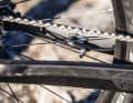 The magnet screwed onto the spoke (Cube and Ghost) signals the speed of the rear wheel to the motor. Unfortunately, it twists easily and causes misfires. On Centurion, it is bolted to the brake disc to prevent interference.