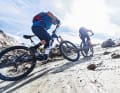 Die E-MTB-Generation 2020 steht in den Startlöchern. Vor allem mit neuen Motoren und größeren Akkus wollen die Hersteller die Latte wieder eine Stufe höher legen. Können die Neun Trailbikes aus der oberen Preis-Etage die hohen Erwartungen erfüllen? Unser Praxis- und Labortest bringt Klarheit.
