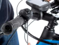 Bediensatellit Die Taster der Motorbedienung müssen intuitiv erreichbar sein. Ein verdrehtes Bedienteil lenkt beim Fahren ab. Zum Einstellen braucht man nur einen Schraubendreher oder Inbus-Schlüssel.