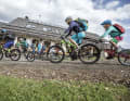 Family Groove: Eine Bike-Tour mit Kindern durch die Alpen? Das E-MTB macht's möglich.