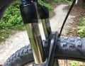 The RockShox fork is one of the few air suspension forks in the test and is easy to adjust.