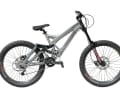 2003: Birth of the Monster - a big bike for hardcore use. Angular tubes, massive double rear triangle (230 millimetres), weight: 21.5 kilos, price: 4500 €. Kyle Strait won the 2004 Rampage with the "Demo 9 Pro".