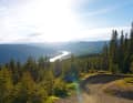 Bikepark Hafjell, Norwegen:  Ganz anders der Rollercoaster: Das Herzstück Hafjells windet sich als breite, maschinengebaute Rollbahn mit 39 Sprüngen ins Tal. Wer Airtime will, ist hier genau richtig.
