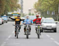 Motorrad-Shuttle durch Teheran - der schnellste Weg zum Trail.