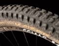 Rotwild - The folding version of the Kaiser saves 200 grams compared to the DH casing, but feels like it loses 50 per cent puncture protection.