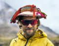 Der Clan-Chef des Ausangate-Gebirges, ein verdammt gut aussehender und unglaublich mächtiger Stammesführer … okay, Spaß! Das bin ich, Leute. Geoff Gulevich, geboren und aufgewachsen in British Columbia.