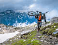 When a transfer looks like this, we know that the EWS stages are far behind us. Rafa does what he has to do on the steep ascent to Pico Comodoto (2631 m).