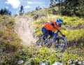 What now? Downhill weapon or all-rounder for any terrain like before? Our 2020 enduro bikes are in a real identity crisis. Here, the Conway chases through the corners, while the Rocky Slayer prefers to play around on the drops.